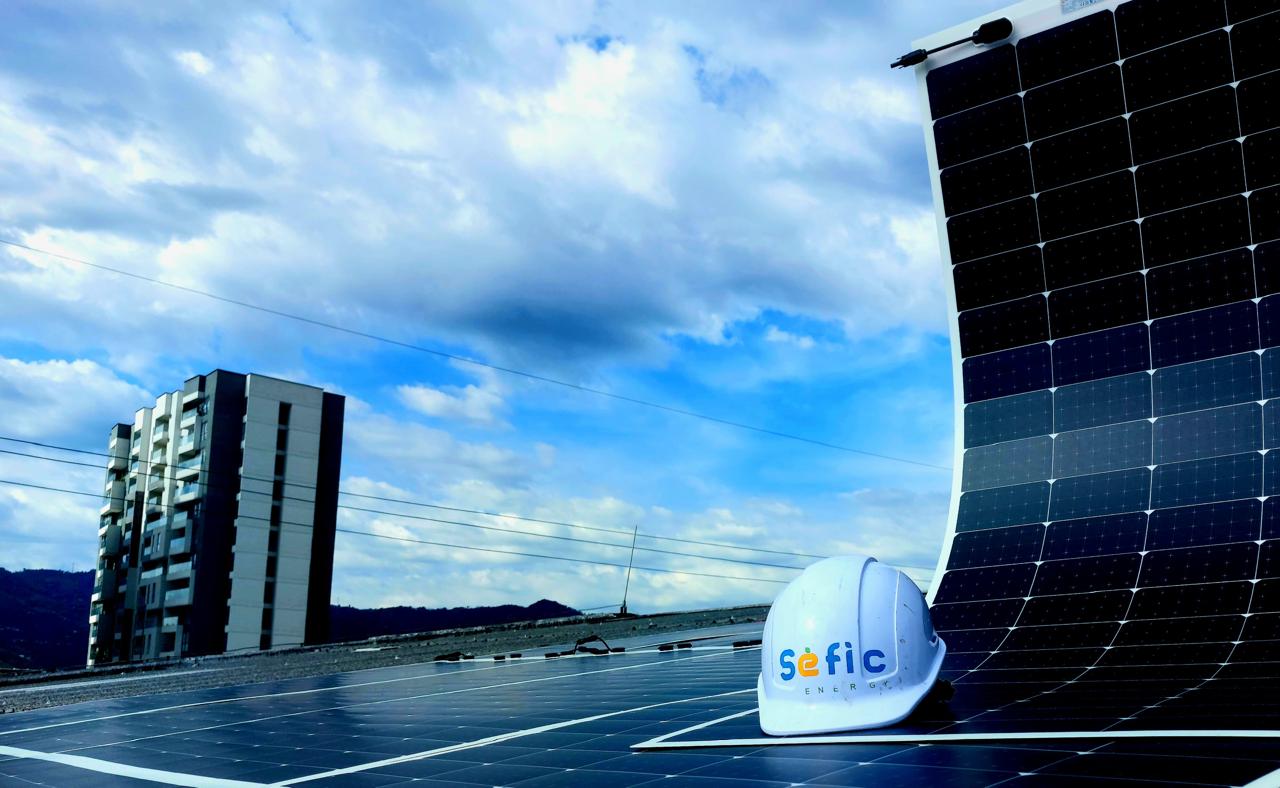 Arquitectura Fotovoltaica: cuando la energía solar se integra al diseño urbano en Colombia