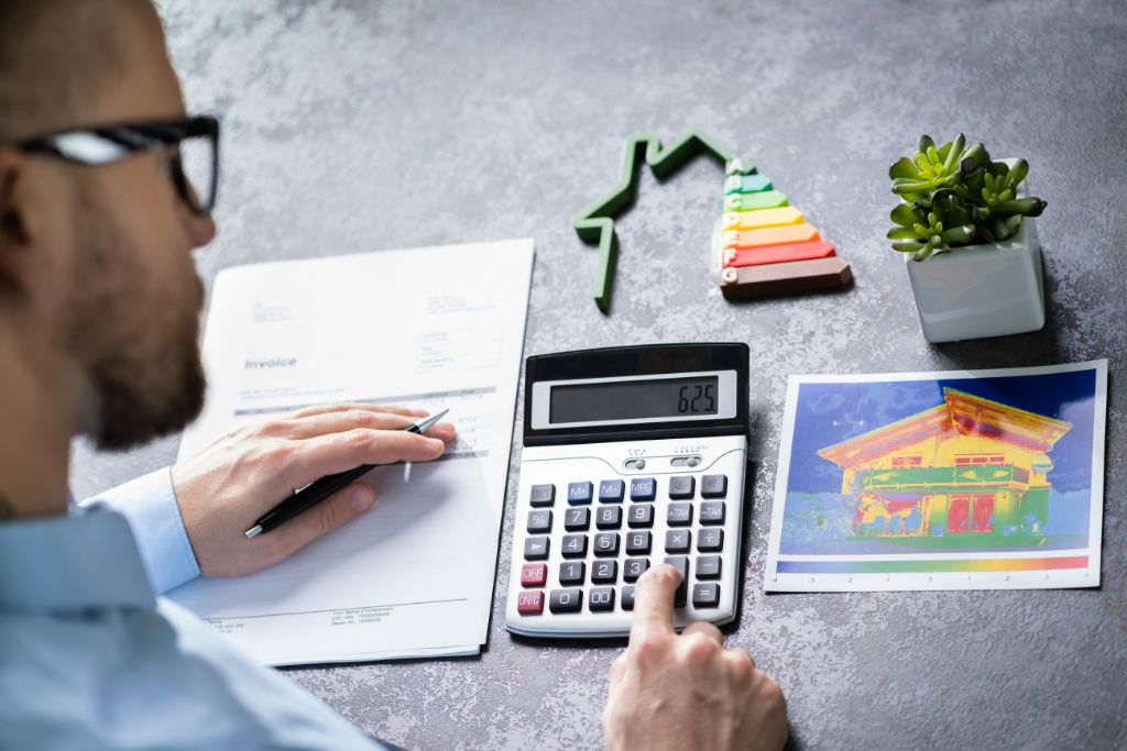 Energía solar para autoconsumo en casa: Auditoría energética (¿Cuántos kWh consume realmente tu hogar?)