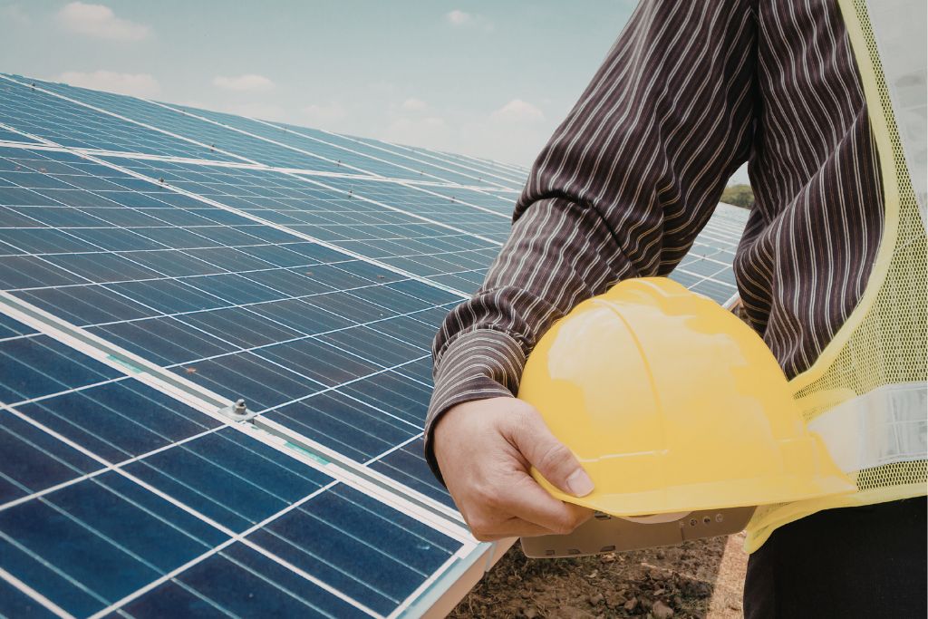 Energía solar para autoconsumo en casa: Diseño y dimensionamiento del sistema solar (Con excedentes vs. Sin excedentes)