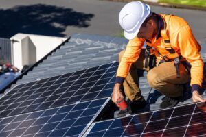 Servicios de Inteligencia Operativa: ¿Por qué tu planta solar no está rindiendo lo esperado y cómo solucionarlo?